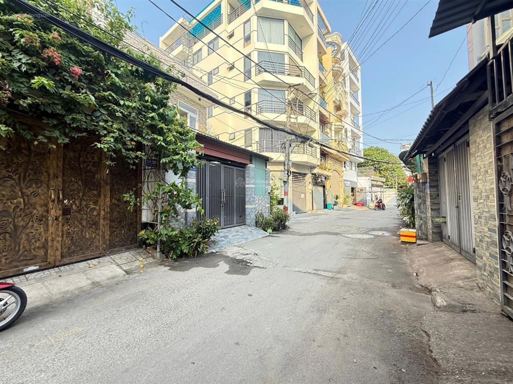 Bán nhà gò vấp chính chủ 5 tầng, 4x18m, xe tải thông gần công viên làng hoa chỉ 8 tỷ tl