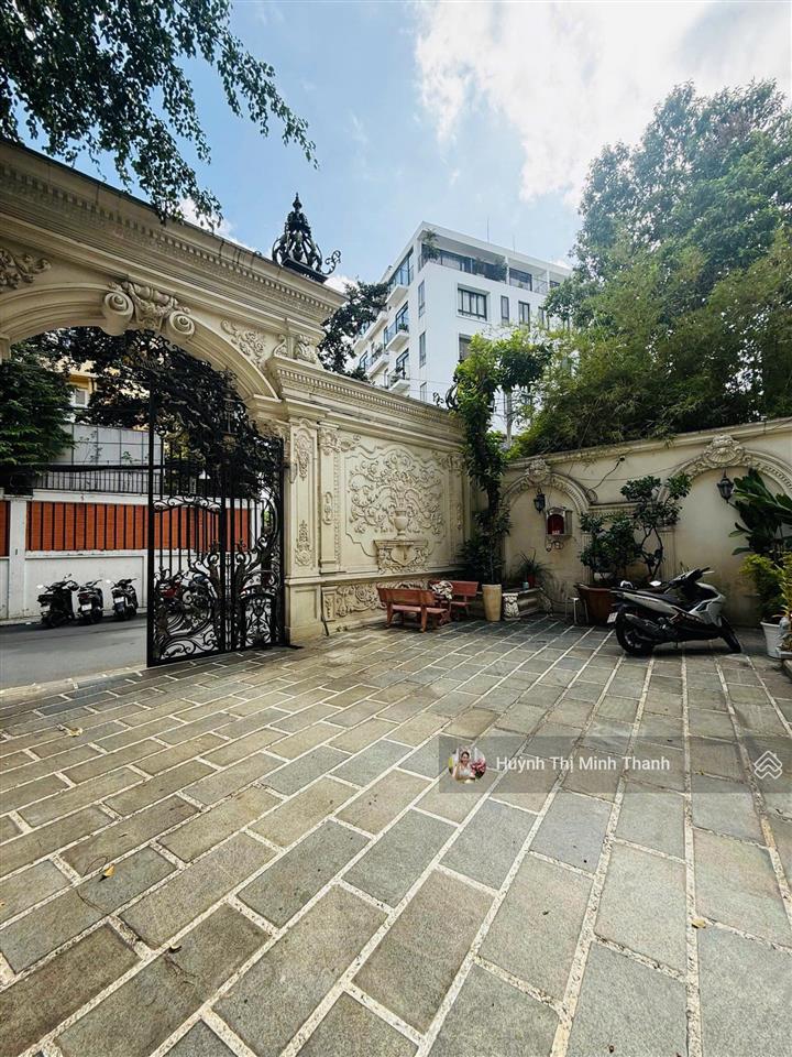 Biệt thự châu âu đẳng cấp, 396m2 hầm 5 tầng, thang máy hồ bơi sân vườn full nội thất chỉ 66 tỷ tl