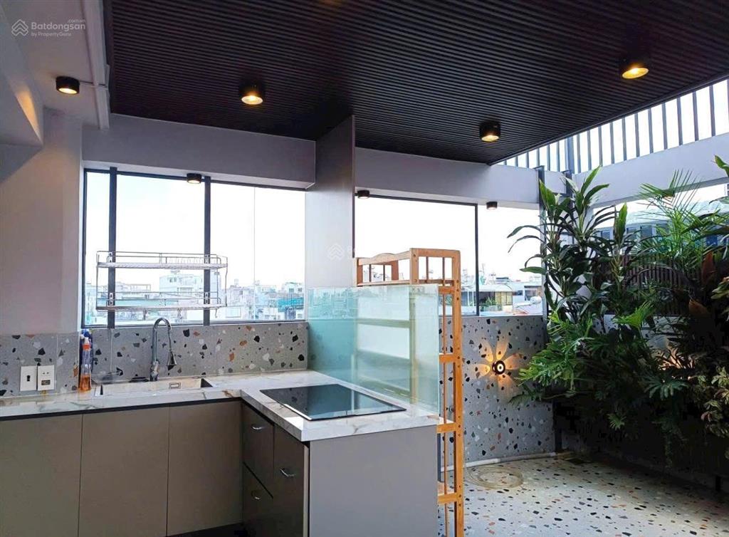 Ngộp tài chính  nhà phố xây mới 5 tầng thang máy, gara ô tô ngay chợ phạm văn bạch nhỉnh 10 tỷ tl