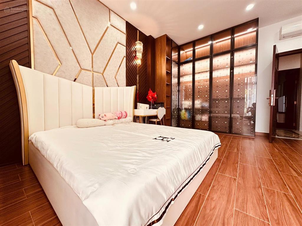 Gấp bán biệt thự mini 4 tầng có thang máy  6 x 18m vuông  xe tải quang trung gò vấp, 16.5 tỷ tl