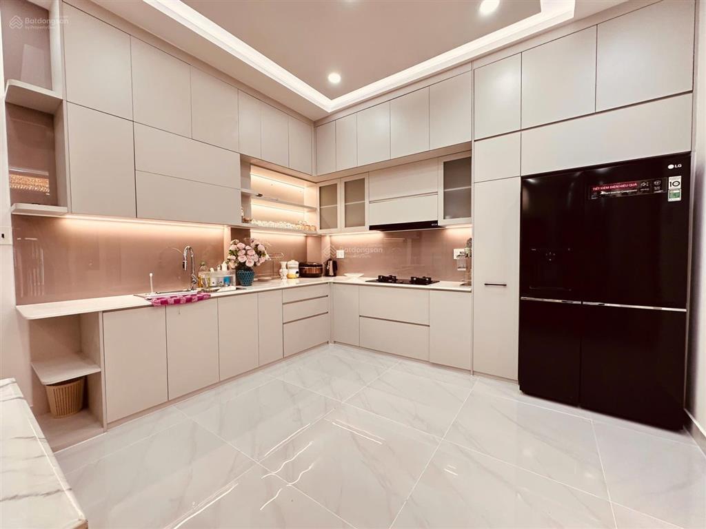 Gấp bán biệt thự mini 4 tầng có thang máy  6 x 18m vuông  xe tải quang trung gò vấp, 16.5 tỷ tl