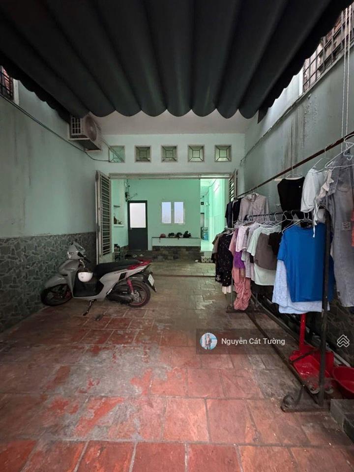 Bán nhà ngay đại học hutech, 90m2, oto ngủ trong nhà, 4.2x22m, 2 tầng, tiện xây mới 5 tầng.