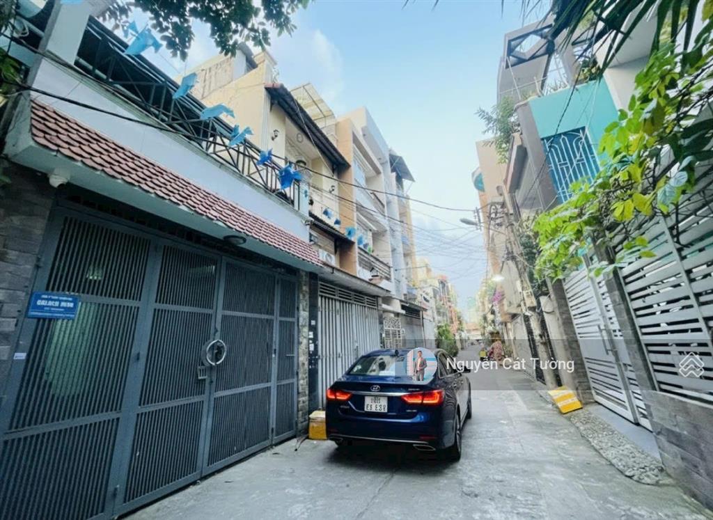 Bán nhà ngay đại học hutech, 90m2, oto ngủ trong nhà, 4.2x22m, 2 tầng, tiện xây mới 5 tầng.