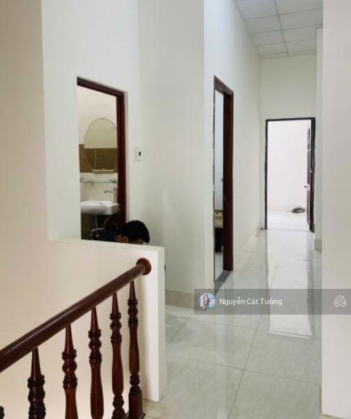 Bán nhà ngay metro văn thánh. 3 tầng  dt 46m2, đất ở 100%. cho thuê 15 triệu/th. khu an ninh