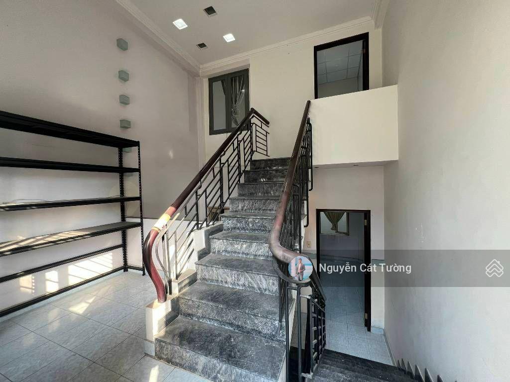 Bán nhà cách mặt tiền hoàng hoa thám chỉ 20m. ngang 4 x 14m (53m2). btct 4 tầng. hẻm oto thông