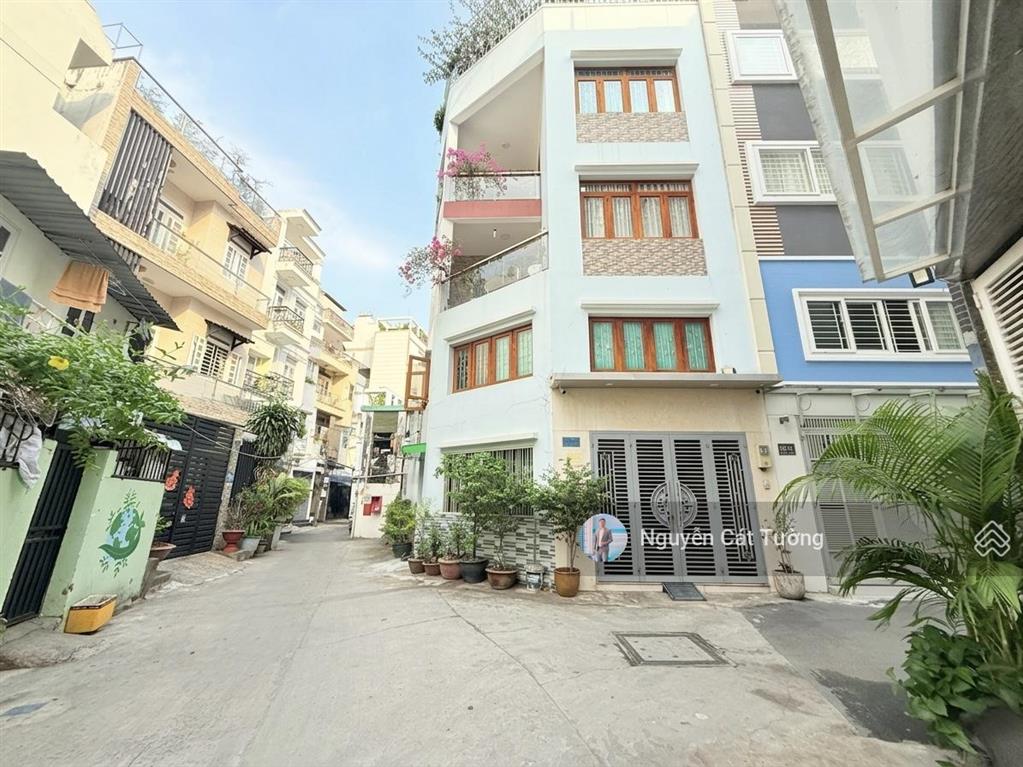 Bán nhà cách mặt tiền hoàng hoa thám chỉ 20m. ngang 4 x 14m (53m2). btct 4 tầng. hẻm oto thông