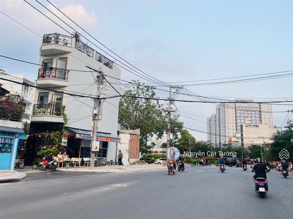 Bán nhà chu văn an, 4 tầng ,8 phòng chdv, dòng tiền 22tr/tháng, hxh 8m, ngay học viện cán bộ.