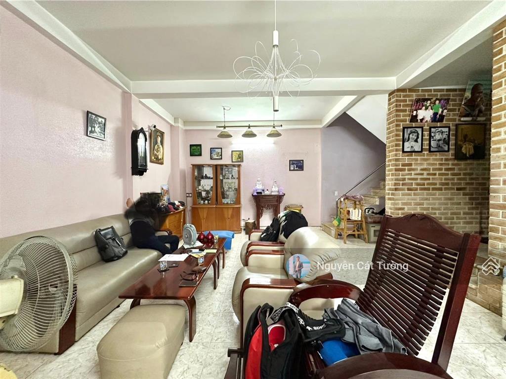 Bán nhà mt phùng văn cung 160m2 cn đủ xây mới hầm + 12 tầng  mt giá ngang hẻm oto ~200tr/m2..