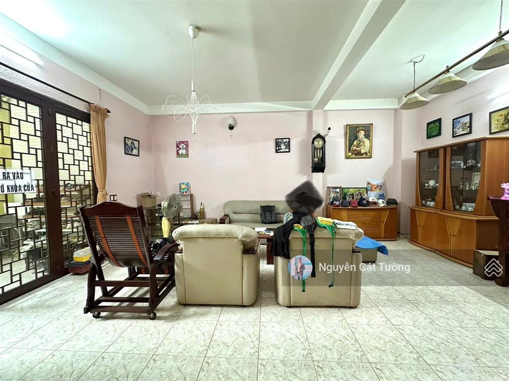 Bán nhà mt phùng văn cung 160m2 cn đủ xây mới hầm + 12 tầng  mt giá ngang hẻm oto ~200tr/m2..