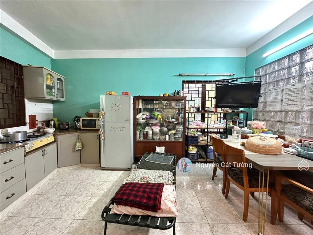 Bán nhà mt phùng văn cung 160m2 cn đủ xây mới hầm + 12 tầng  mt giá ngang hẻm oto ~200tr/m2..