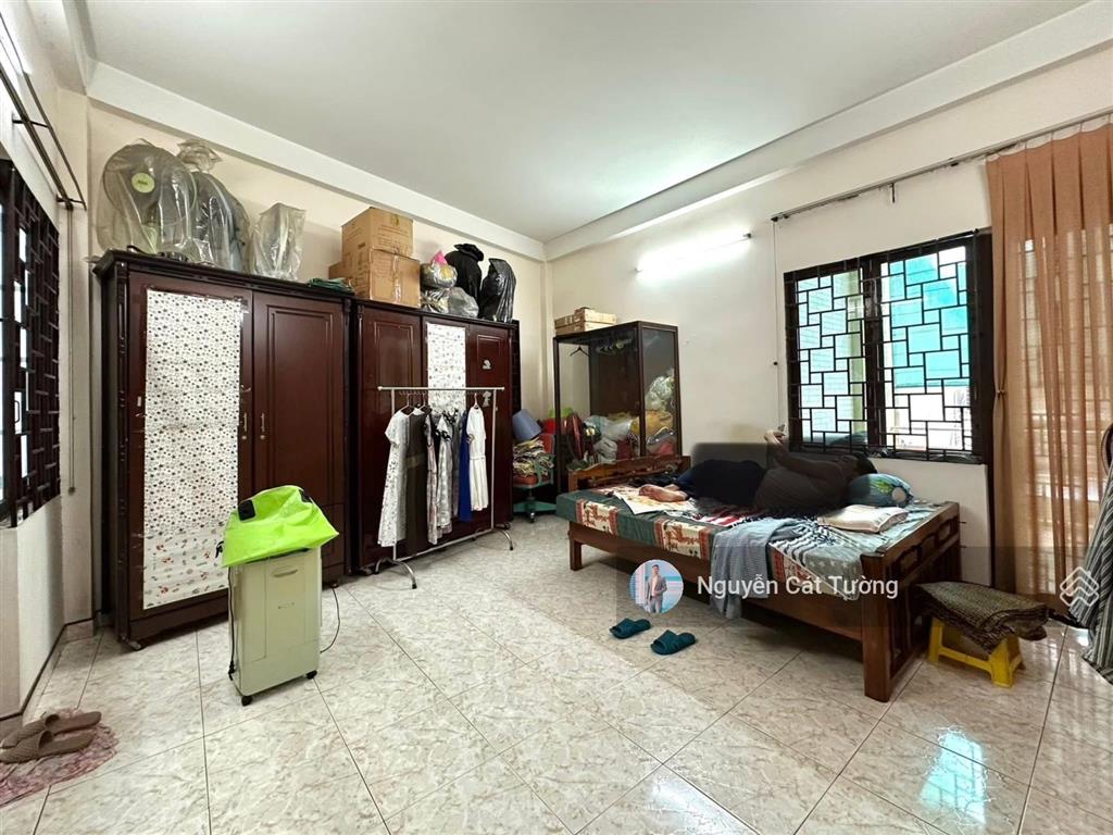 Bán nhà mt phùng văn cung 160m2 cn đủ xây mới hầm + 12 tầng  mt giá ngang hẻm oto ~200tr/m2..