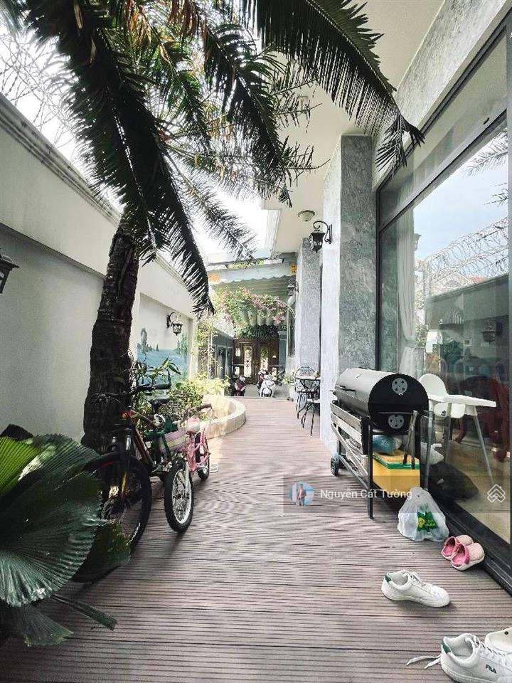 Bán biệt thự 235 đặng thuỳ trâm, ngang 10x20m, 4 tầng, cách bờ kè rạch xuyên tâm 50m nhỉnh 150tr/m2