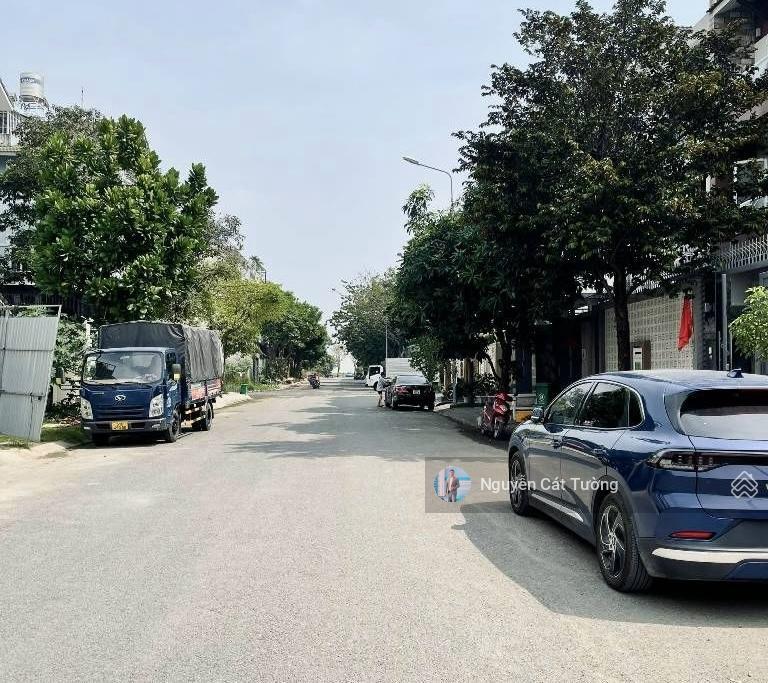 Bán biệt thự 235 đặng thuỳ trâm, ngang 10x20m, 4 tầng, cách bờ kè rạch xuyên tâm 50m nhỉnh 150tr/m2