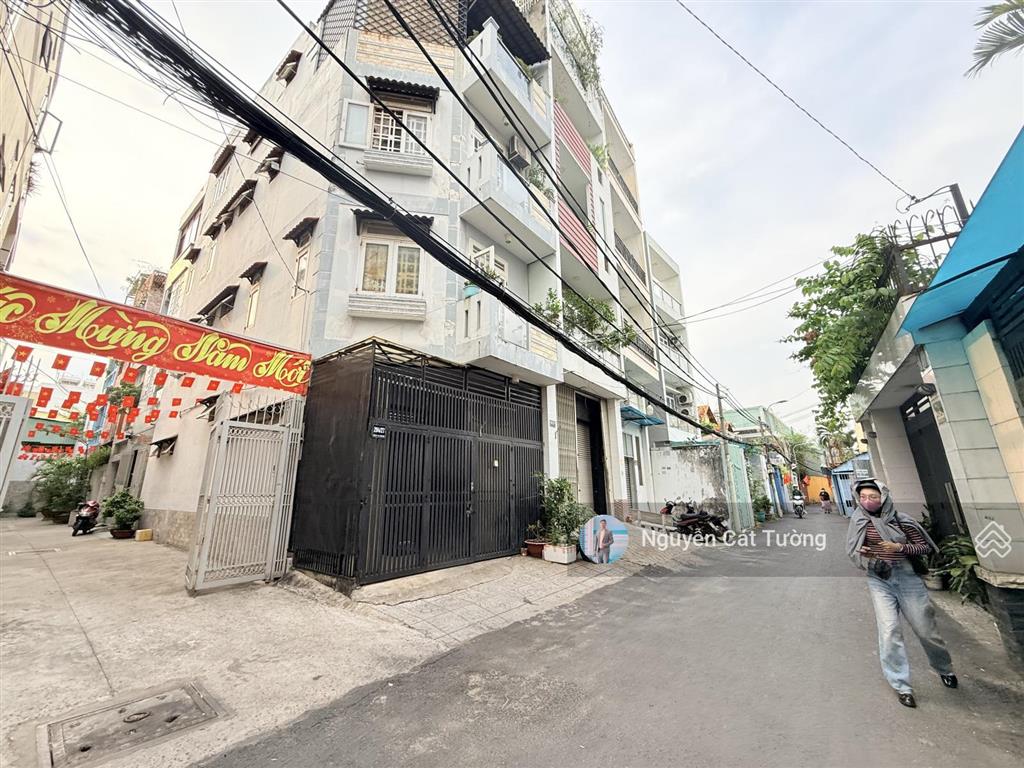 Bán nhà 3 tầng, đường oto 6m, ngay đại học hutech, nhà vuông vức không lỗi, dòng tiền 20tr/tháng
