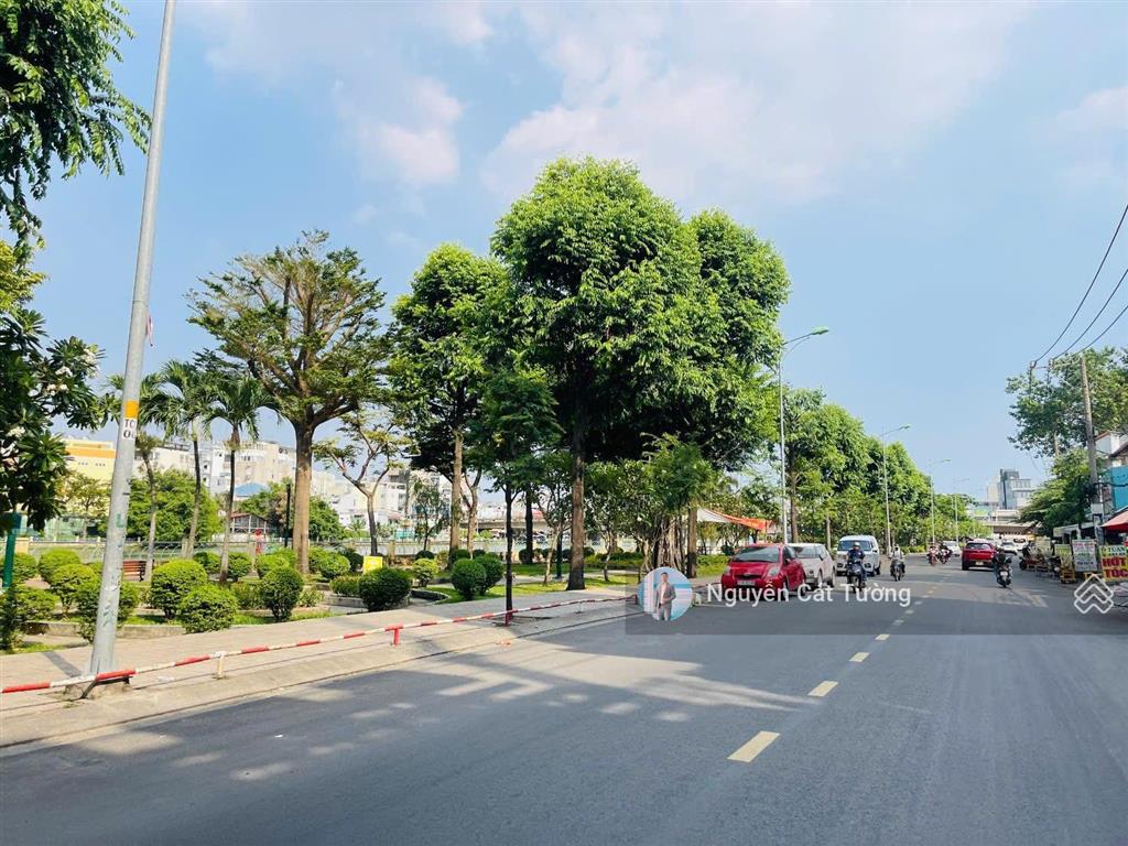 Hẻm oto 6m ngay công viên tầm vu ngang 4,2m x 14m (59m2) gpxd 4 tầng ở + cho thuê căn hộ dịch vụ