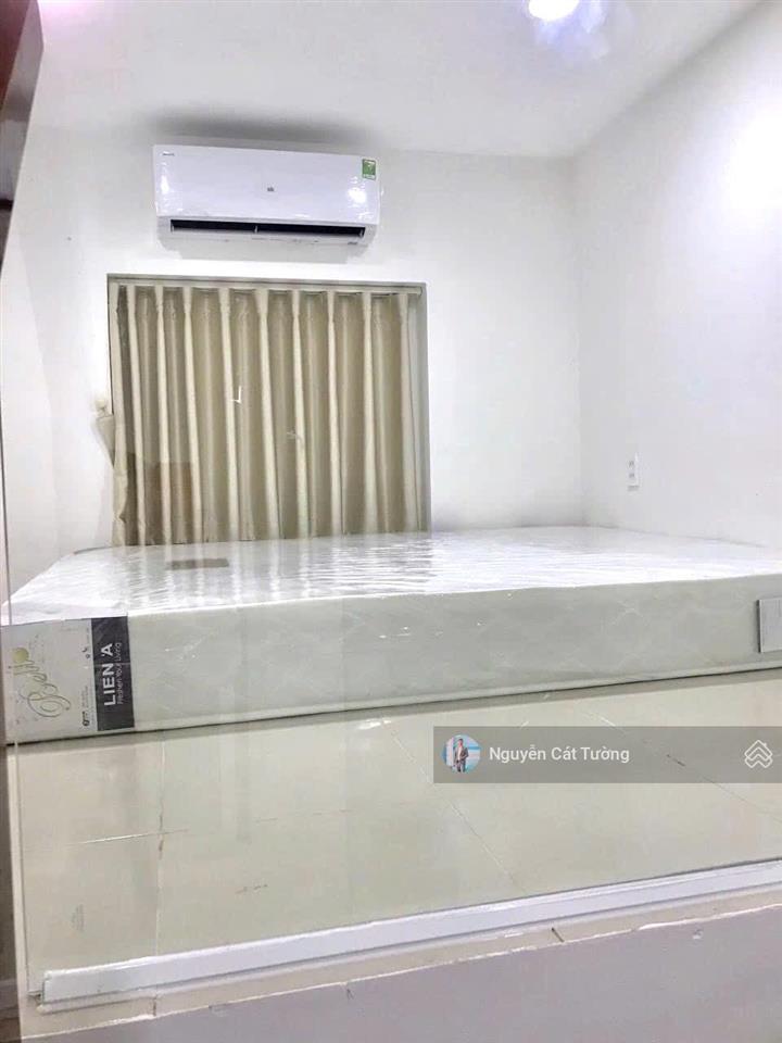 Duplex 70m2, ở được 5 người + 5 xe, ngay giáp quận 1, gác cao 2m, gần các trường đại học