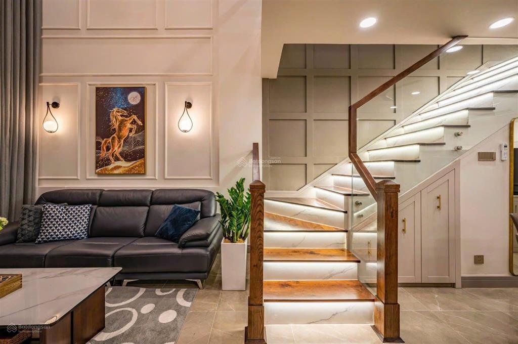 Bán gấp hồ hảo hớn, 3,1 tỷ, 53 m2, quận 1, nhà mới sang sửa, xách vali dọn vào ở ngay