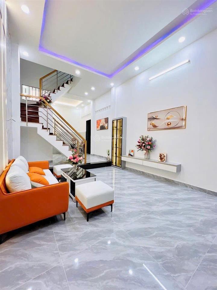 Sắp đi nước ngoài bán nhà đường nhất chi mai  tân bình / giá bán 3 tỷ 390 (sổ hồng riêng)