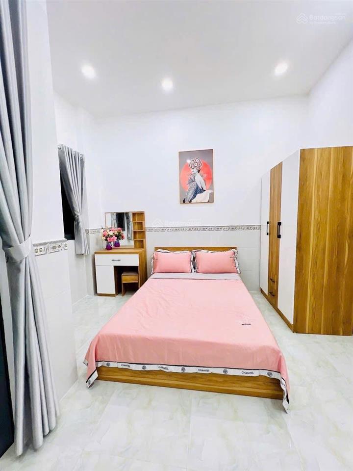 Sắp đi nước ngoài bán nhà đường nhất chi mai  tân bình / giá bán 3 tỷ 390 (sổ hồng riêng)
