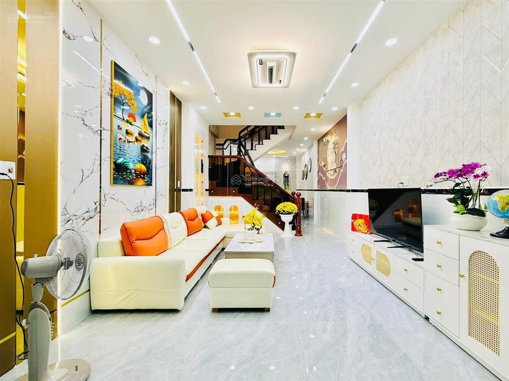 Sở hữu ngay căn nhà cạnh chợ phạm văn hai  quận tân bình / giá 3 tỷ 290 (60,2m2)
