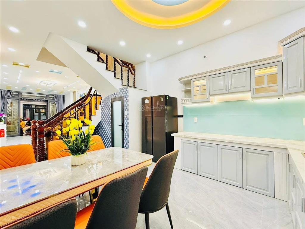 Sở hữu ngay căn nhà cạnh chợ phạm văn hai  quận tân bình / giá 3 tỷ 290 (60,2m2)