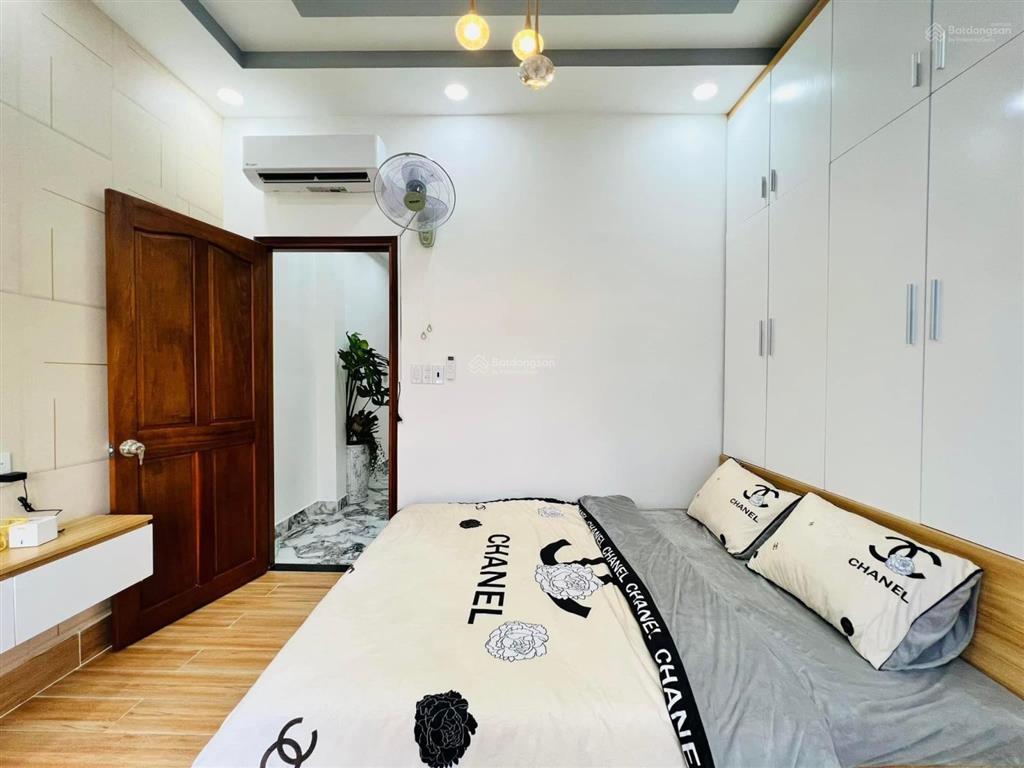 Mua ngay nhà đi!! qua tết đi nước ngoài bán nhà đường phạm văn đồng  quận gò vấp / giá 3 tỷ 300