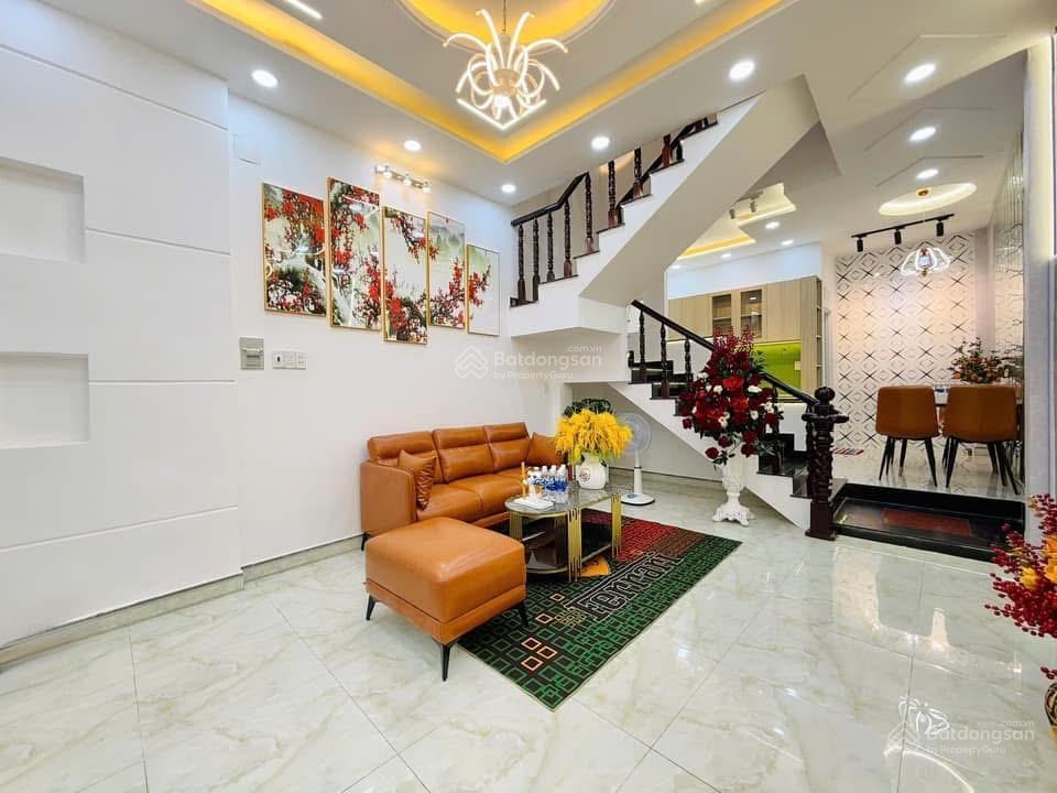 Mua ngay nhà đi!! qua tết đi nước ngoài bán nhà đường phạm văn đồng  quận gò vấp / giá 3 tỷ 300