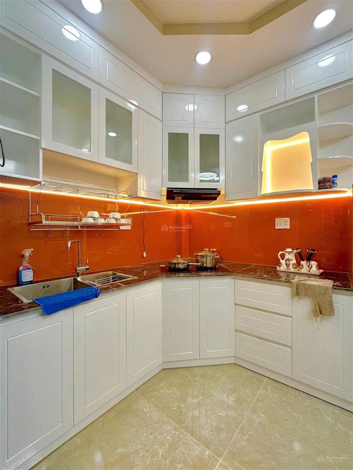 Chuẩn bị đi nước ngoài bán nhà trần bình trọng  quận bình thạnh / giá 2 tỷ 499 (sổ hồng riêng)