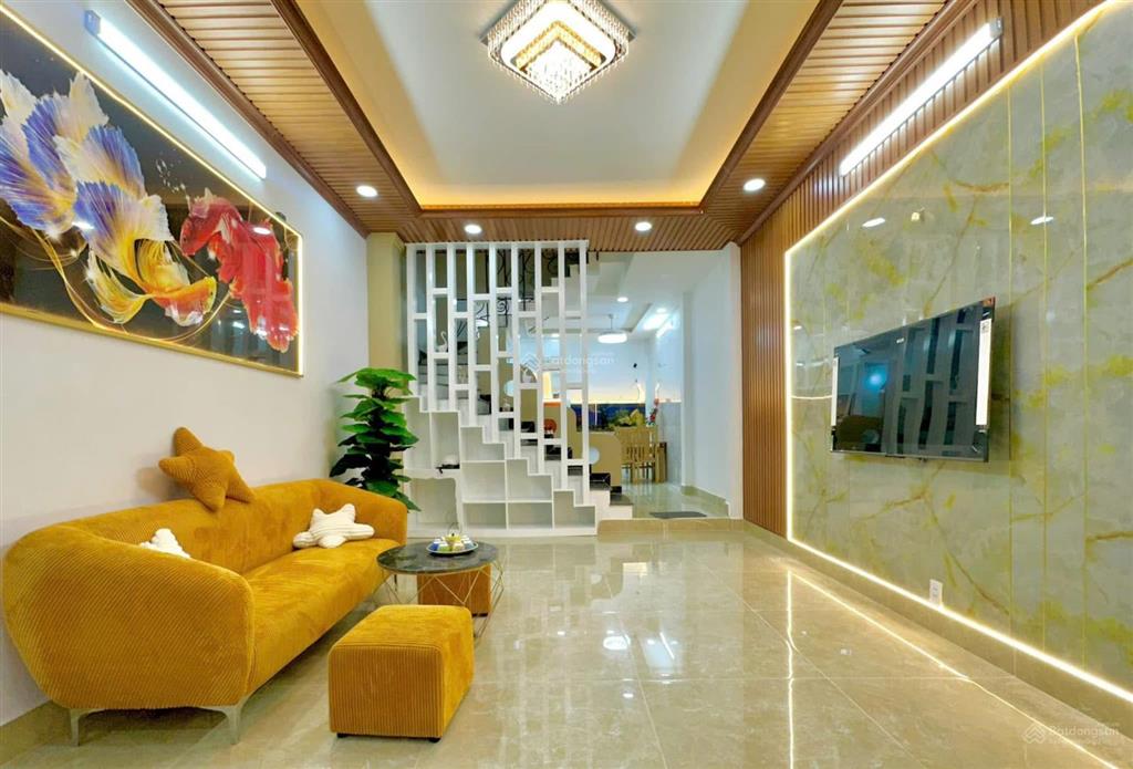 Chuẩn bị đi nước ngoài bán nhà trần bình trọng  quận bình thạnh / giá 2 tỷ 499 (sổ hồng riêng)