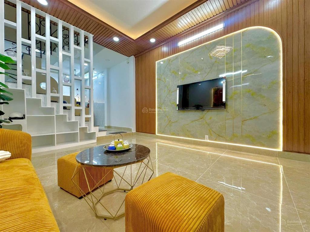 Chuẩn bị đi nước ngoài bán nhà trần bình trọng  quận bình thạnh / giá 2 tỷ 499 (sổ hồng riêng)
