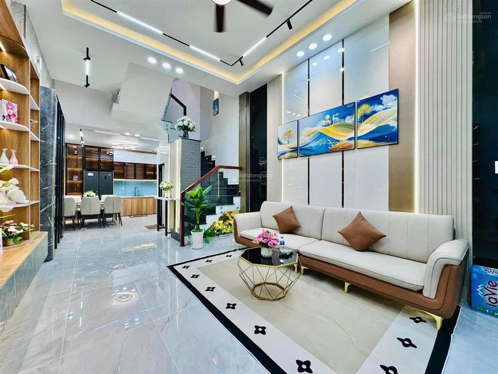 Cô chú cần bán căn nhà cạnh coopmart nguyễn kiệm  phú nhuận / giá 2 tỷ 620 (pháp lý đầy đủ)