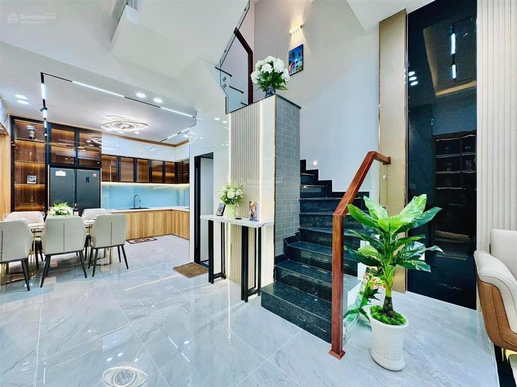 Cô chú cần bán căn nhà cạnh coopmart nguyễn kiệm  phú nhuận / giá 2 tỷ 620 (pháp lý đầy đủ)