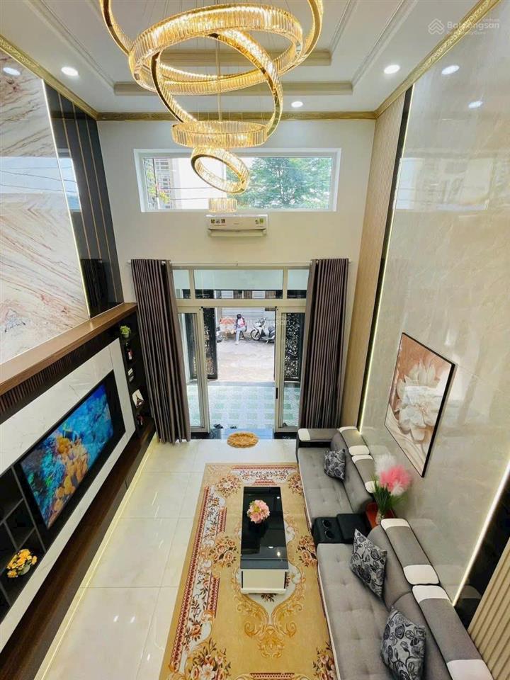 Nhà rẻ ngộp bank thanh lí gấp giá 4tỷ5  tại lê văn sỹ, 54,7m2, 3 tầng (4,2x12,2m) sổ hồng riêng