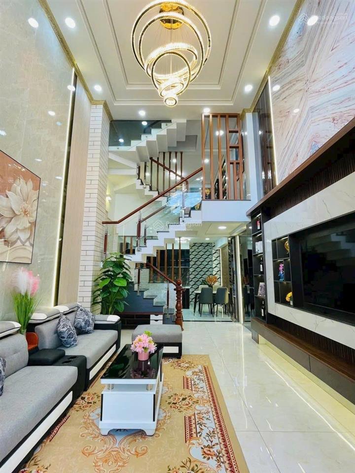 Nhà rẻ ngộp bank thanh lí gấp giá 4tỷ5  tại lê văn sỹ, 54,7m2, 3 tầng (4,2x12,2m) sổ hồng riêng