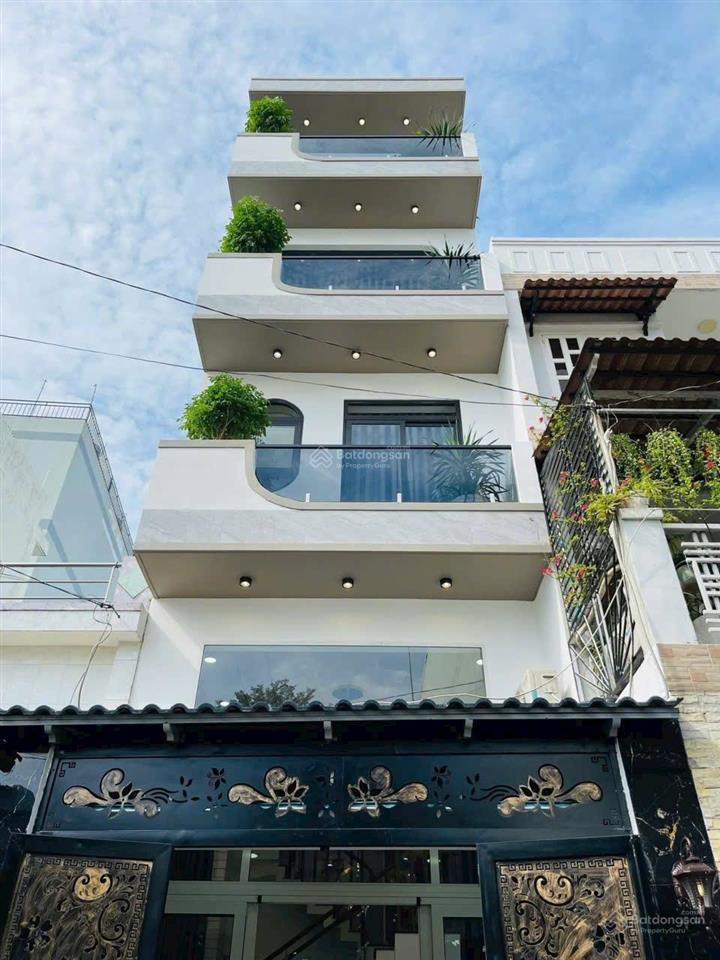 Nhà rẻ ngộp bank thanh lí gấp giá 4tỷ5  tại lê văn sỹ, 54,7m2, 3 tầng (4,2x12,2m) sổ hồng riêng