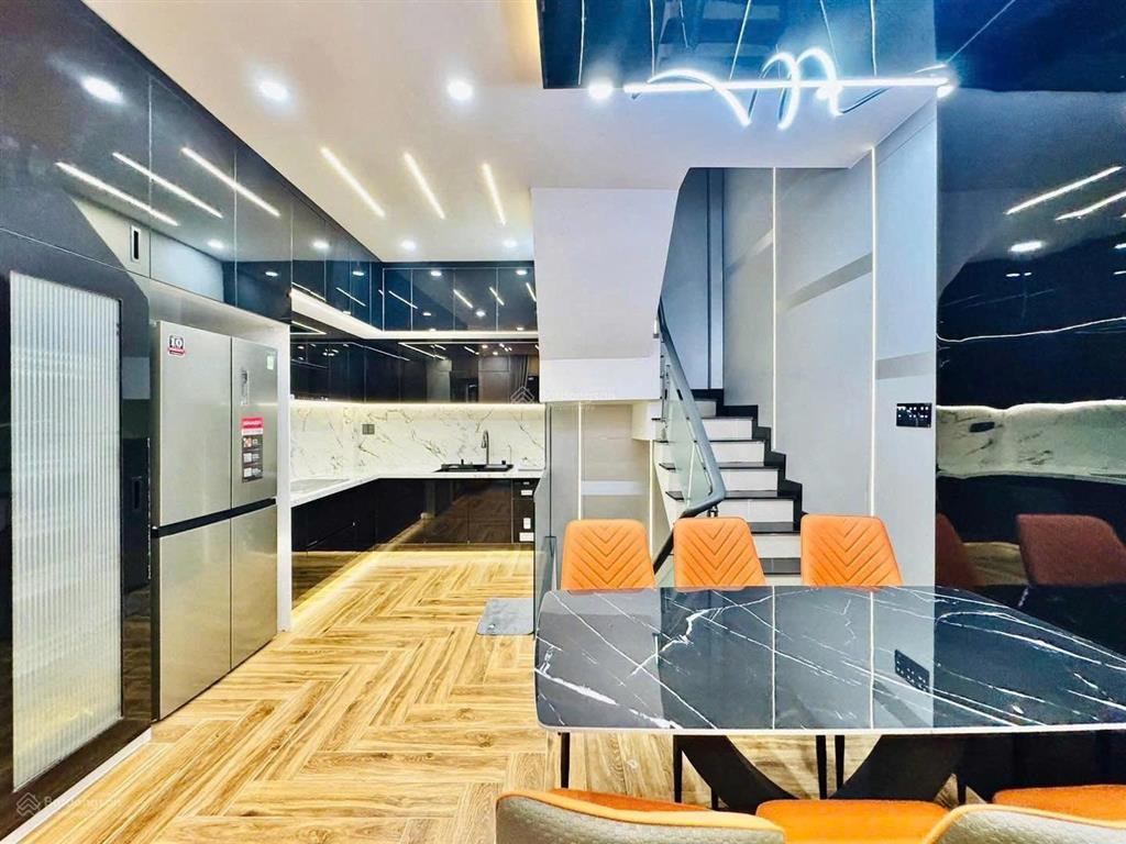 Hàng hiếm tại bình tiên, 2,78 tỷ, 70m2, 3pn, 4wc, 2 tầng, q6, hcm