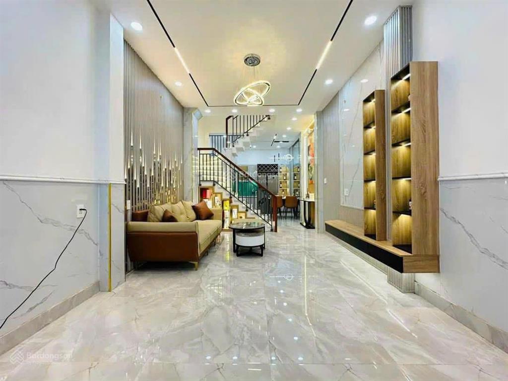 Cô chú sáu cần ra gấp giá 8tỷ5 nhà tại đặng văn ngữ, phú nhuận  sổ sẵn sang tên ngay 2 tầng