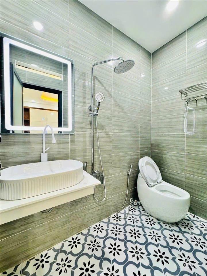 Cô chú sáu cần ra gấp giá 8tỷ5 nhà tại đặng văn ngữ, phú nhuận  sổ sẵn sang tên ngay 2 tầng