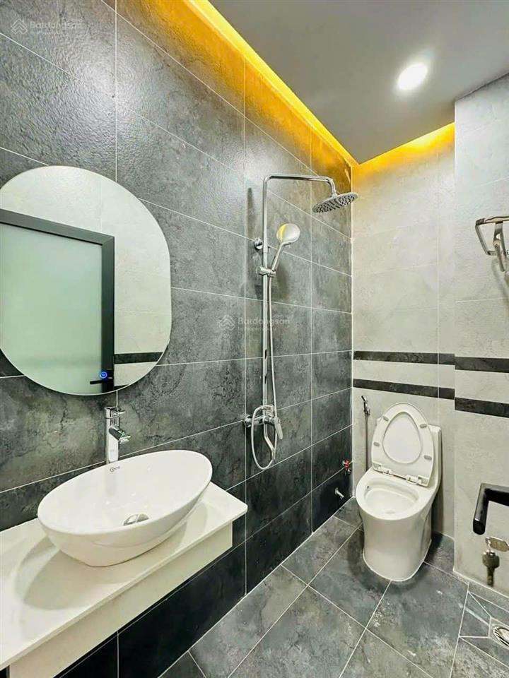 Cô chú sáu cần ra gấp giá 8tỷ5 nhà tại đặng văn ngữ, phú nhuận  sổ sẵn sang tên ngay 2 tầng