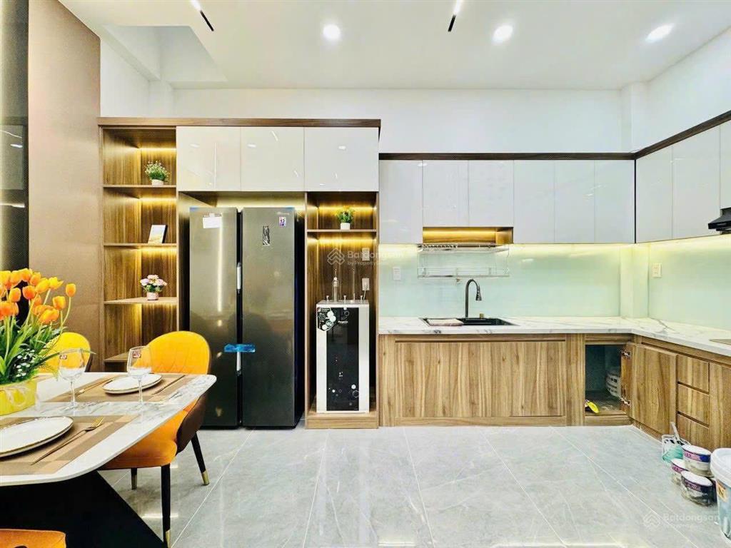 Cô chú sáu cần ra gấp giá 8tỷ5 nhà tại đặng văn ngữ, phú nhuận  sổ sẵn sang tên ngay 2 tầng
