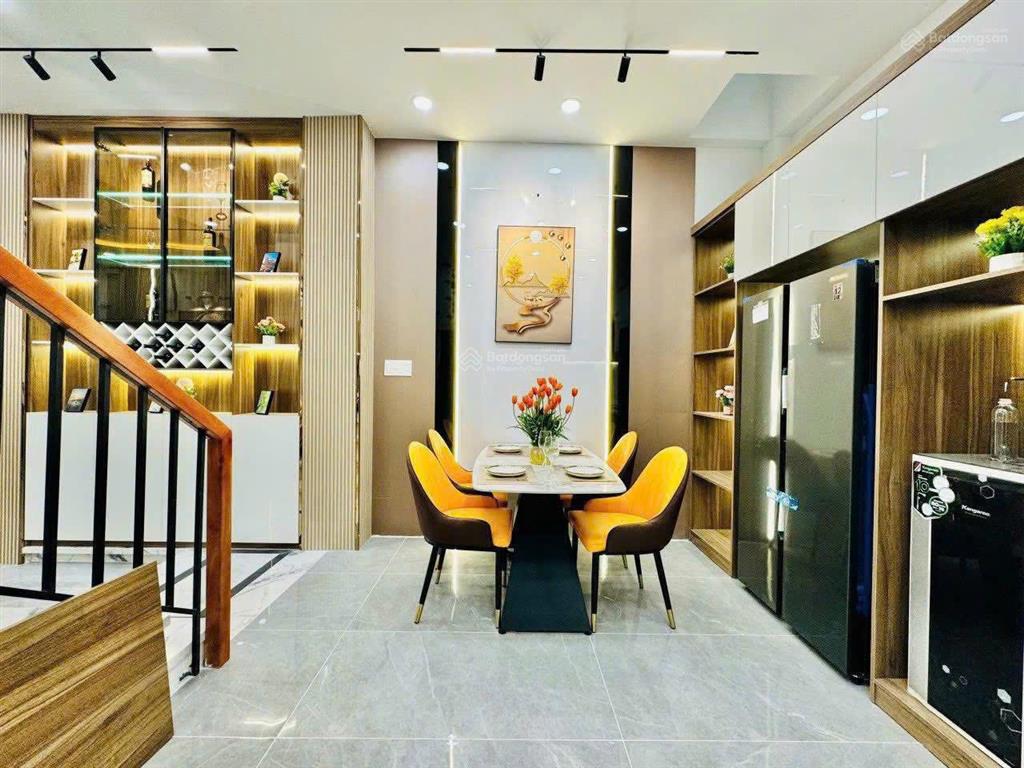 Cô chú sáu cần ra gấp giá 8tỷ5 nhà tại đặng văn ngữ, phú nhuận  sổ sẵn sang tên ngay 2 tầng