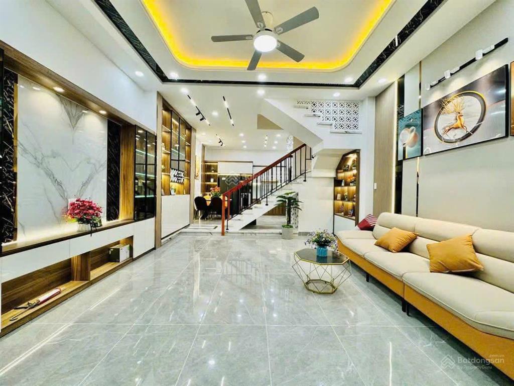 Cô chú sáu cần ra gấp giá 8tỷ5 nhà tại đặng văn ngữ, phú nhuận  sổ sẵn sang tên ngay 2 tầng