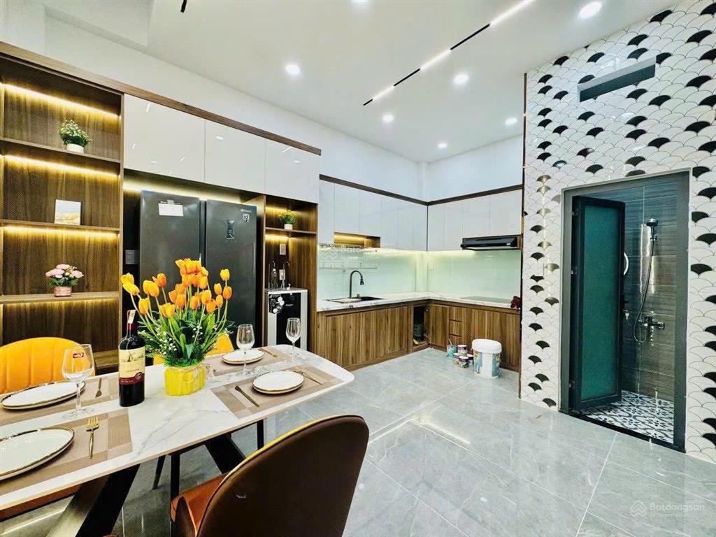 Cô chú sáu cần ra gấp giá 8tỷ5 nhà tại đặng văn ngữ, phú nhuận  sổ sẵn sang tên ngay 2 tầng