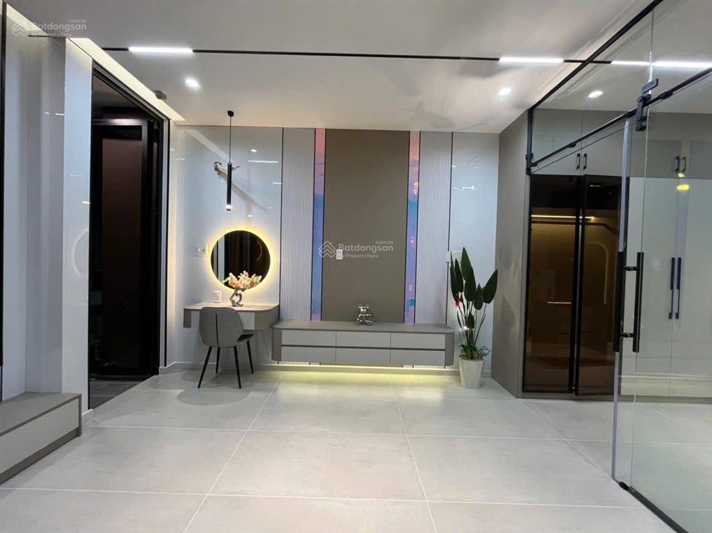 Bán nhà đang cho thuê 16tr/t  hẻm nguyễn kiệm  giá 7tỷ  diện tích 4,4x18,5m trệt 3 lầu