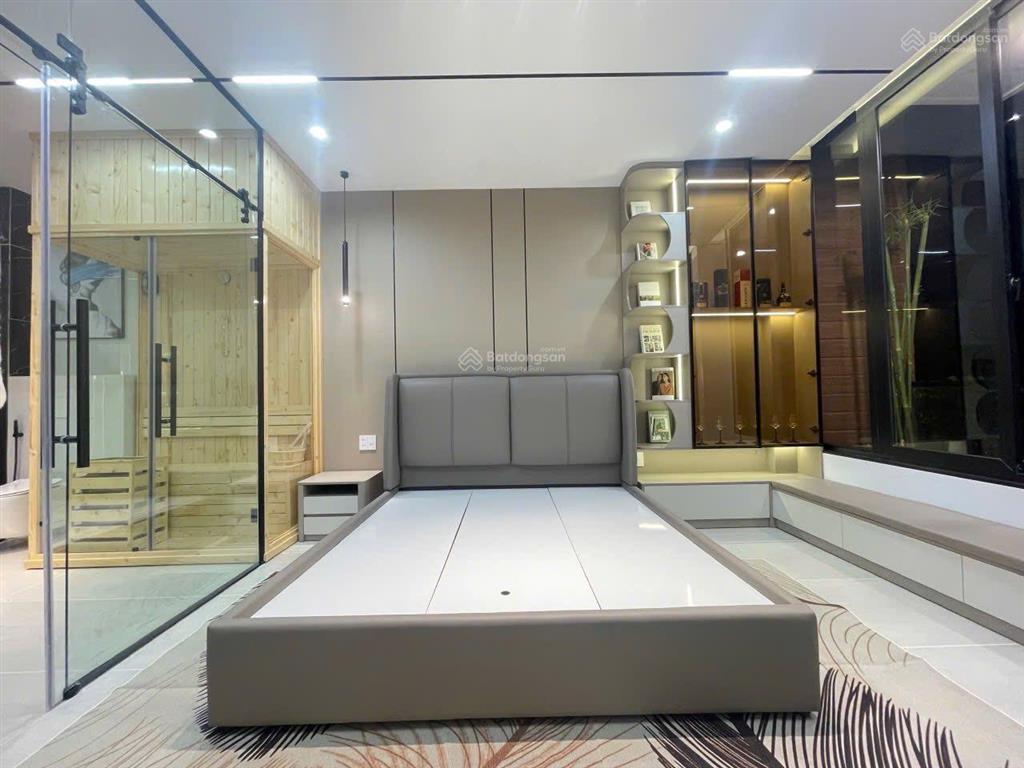 Bán nhà đang cho thuê 16tr/t  hẻm nguyễn kiệm  giá 7tỷ  diện tích 4,4x18,5m trệt 3 lầu