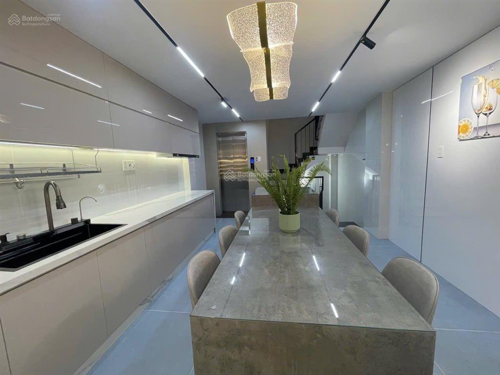 Bán nhà đang cho thuê 16tr/t  hẻm nguyễn kiệm  giá 7tỷ  diện tích 4,4x18,5m trệt 3 lầu