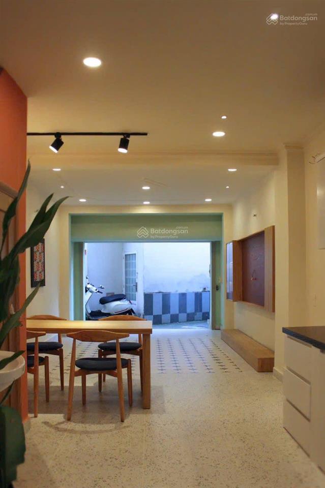 Bán chính chủ, trần quý, 2tỷ460 59,1m2, quận 11  nhà còn mới vào ở ngay, hẻm lớn thông thoáng.