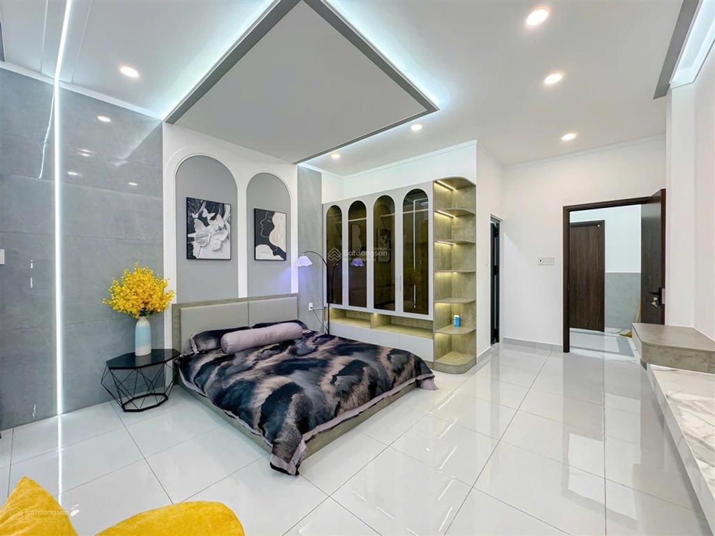 Nhà mới ngay nguyễn oanh, giá 2,37 tỷ, 66m2, đẹp,hẻm lớn 6m thông thoáng, 1trệt3lầu sổ hồng riêng