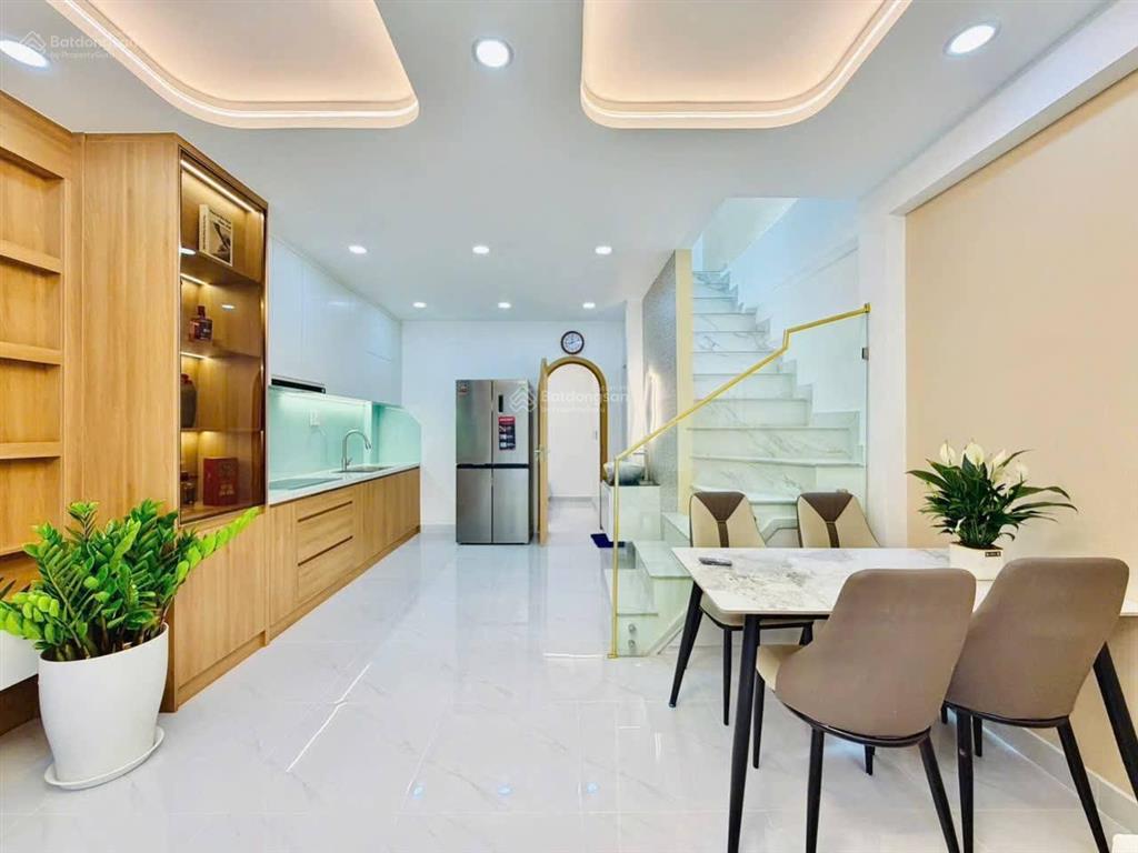 Chủ giáo viên về hưu bán nhà giá chỉ 2tỷ8, tân khai, 48m2, 1 trệt 1 lầu sạch đẹp rộng rãi, sổ chuẩn