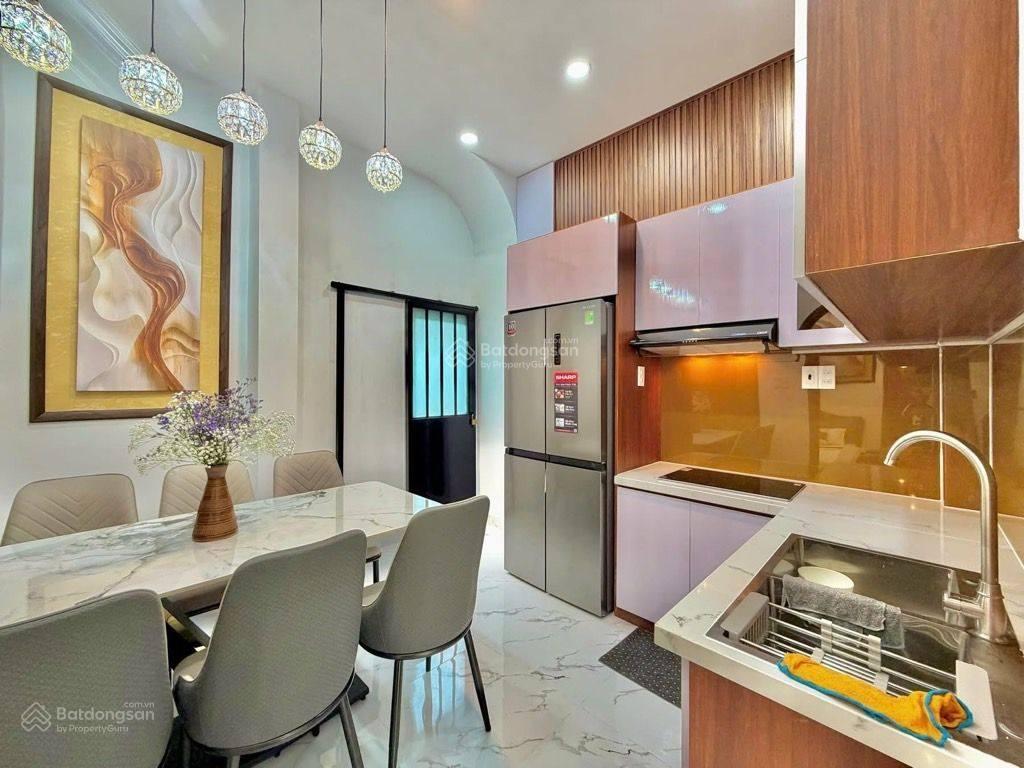 Nhà chủ gửi cần bán do chủ nhà muốn bán chuyển khu vực ở 67,8m2, giá 3tỷ chốt sang tên, hẻm 6m